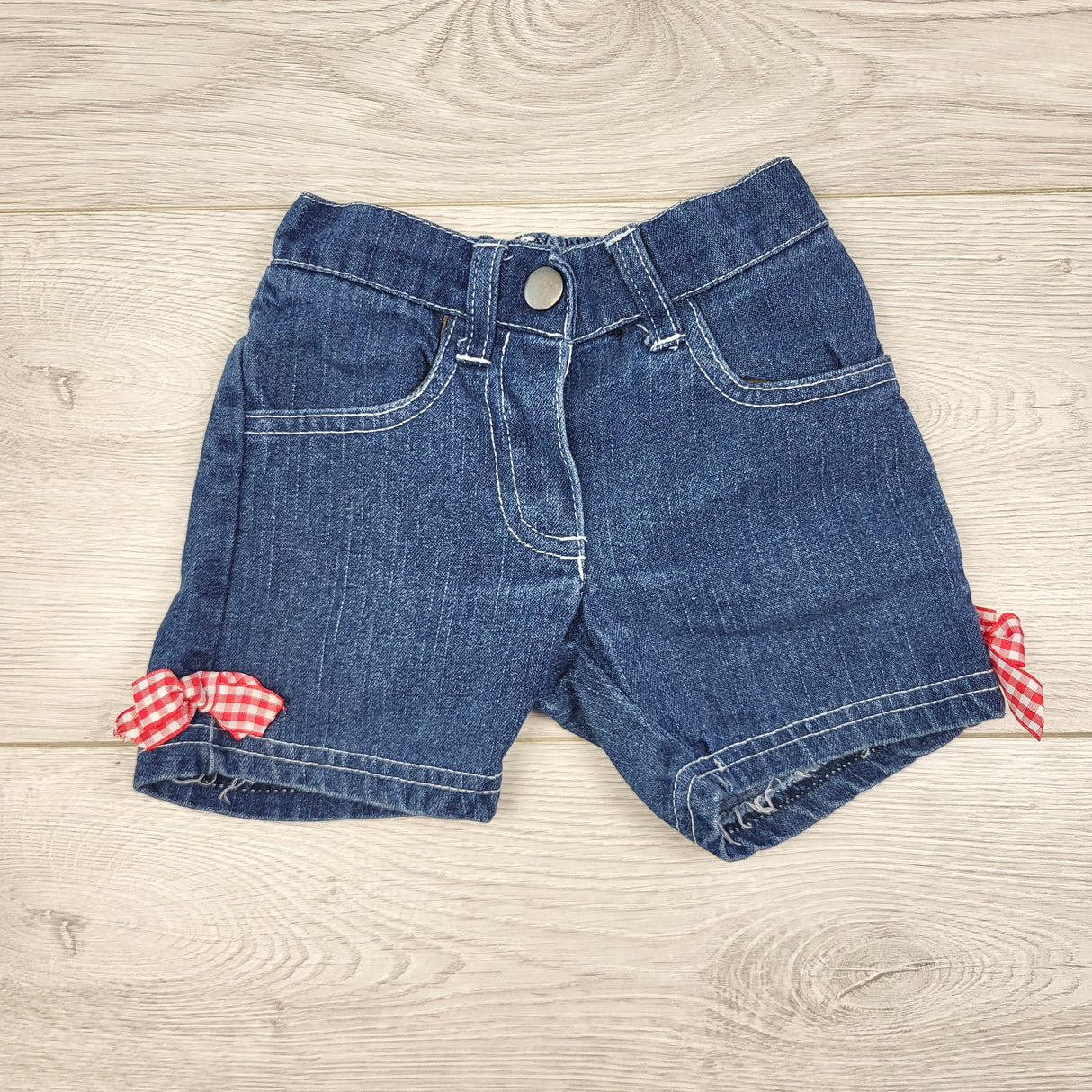 CTWN3 - Nannette denim shorts with checked bows. Size 12 months