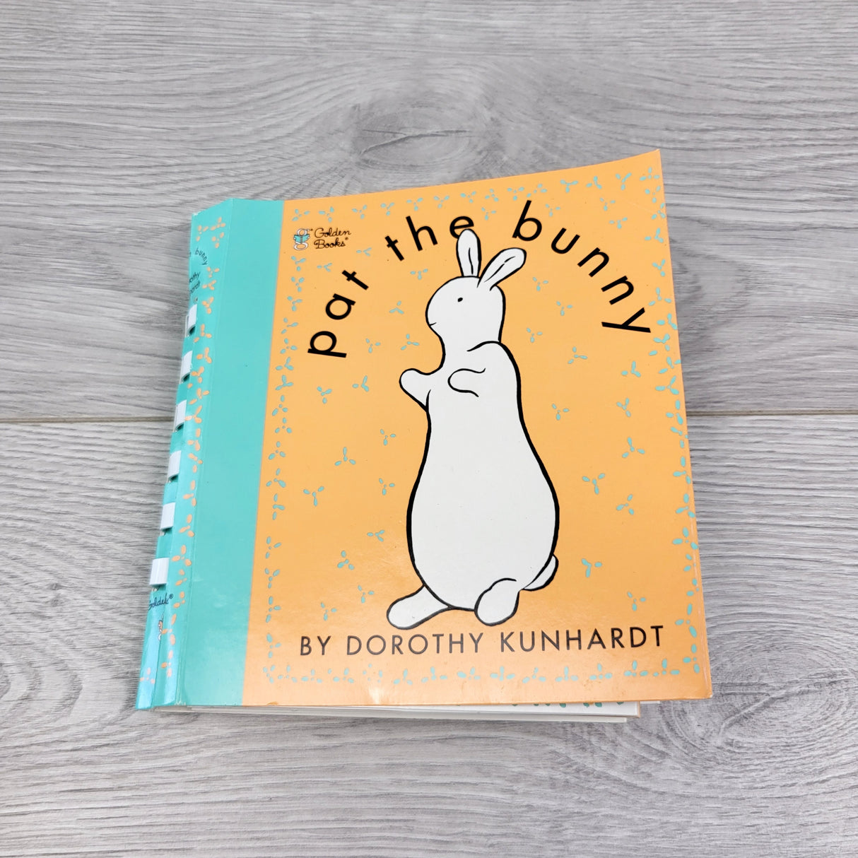 CTWN33 - Pat the Bunny. Spiraled touch and feel book