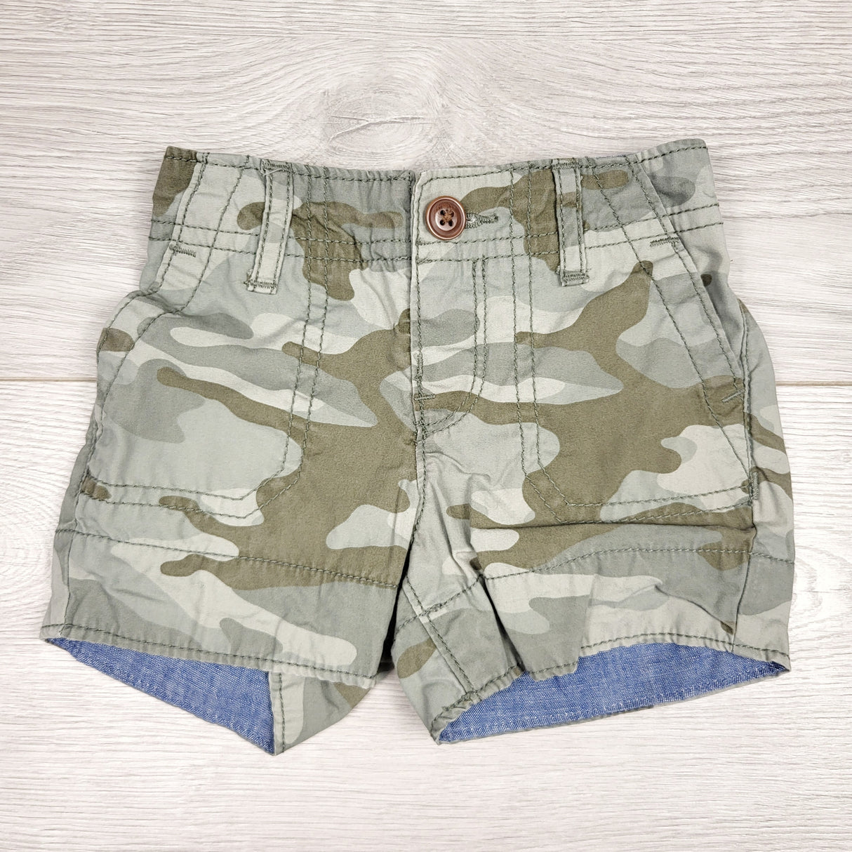 PRCH2 - Gap camouflage shorts. Size 3-6 months