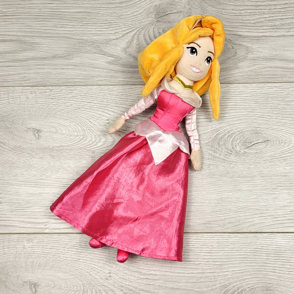 MRSH4 - Disney 10 inch plush Aurora doll