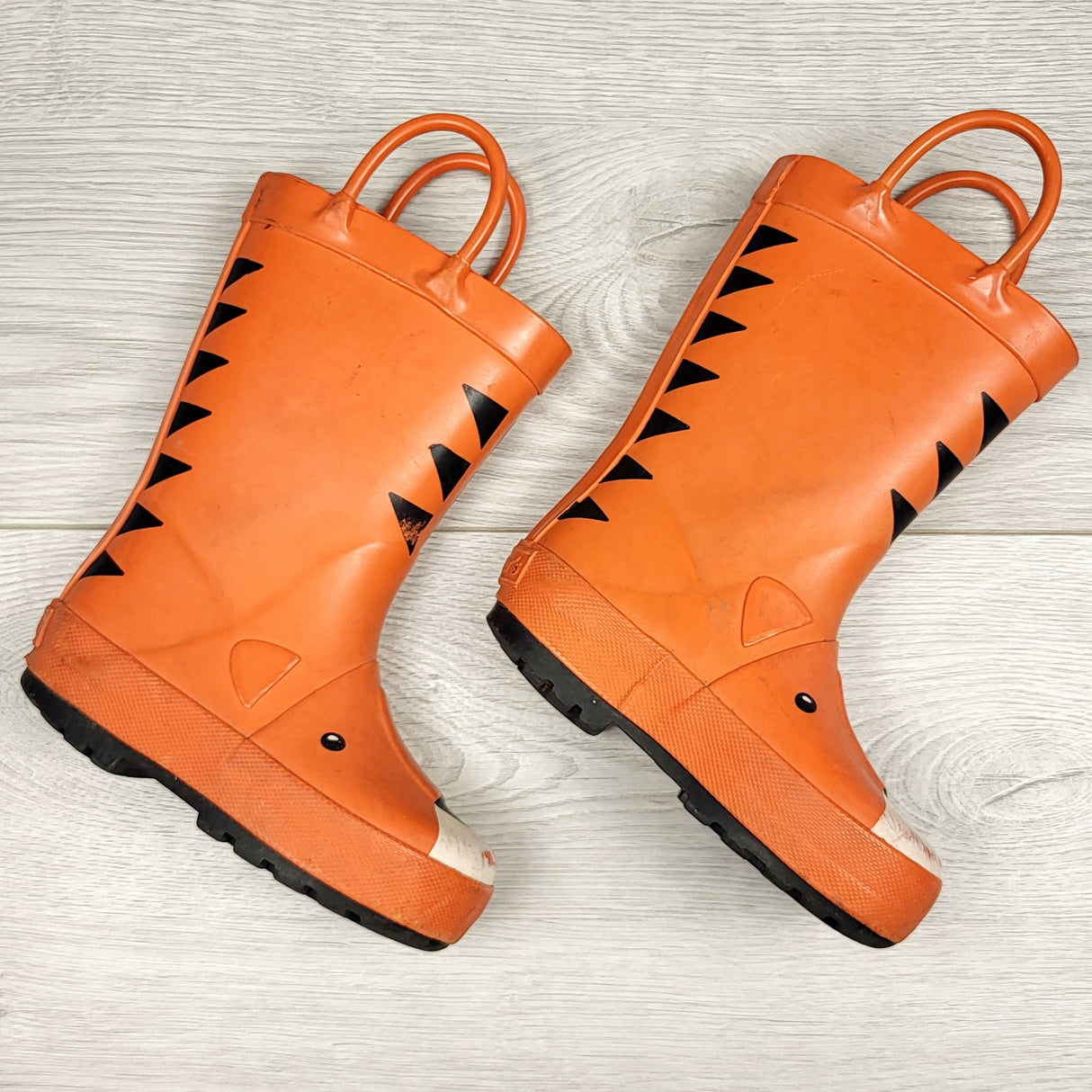 MRSH4 - Carters orange Tiger rain boots. Size 5