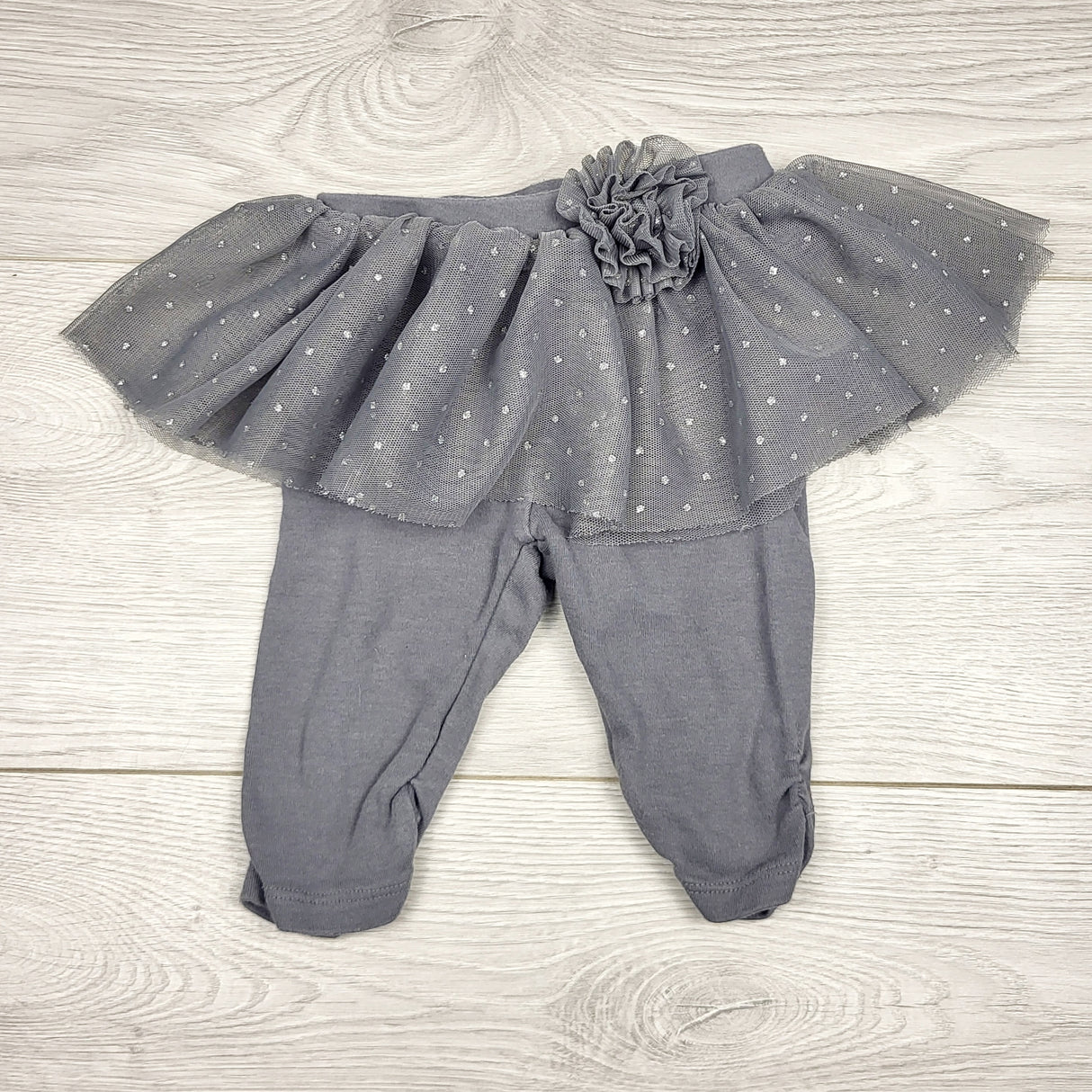 ADMX1 - PL Baby grey leggings with attached tutu. Size 3 months 🍁 V