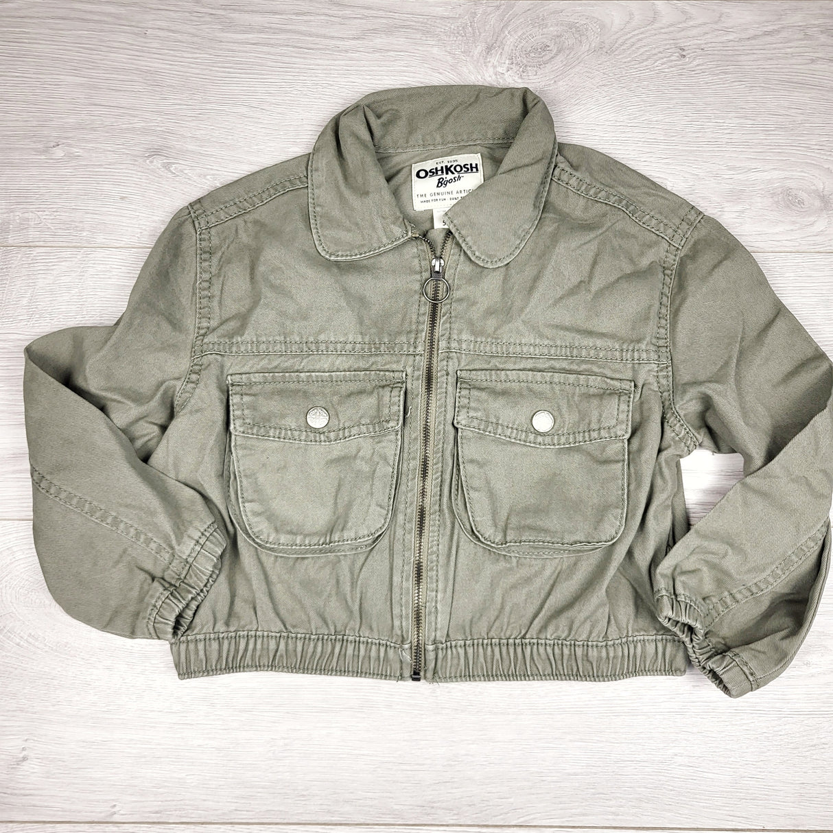 RMAZ1 - Oshkosh green cropped canvas utility jacket. Size 5T