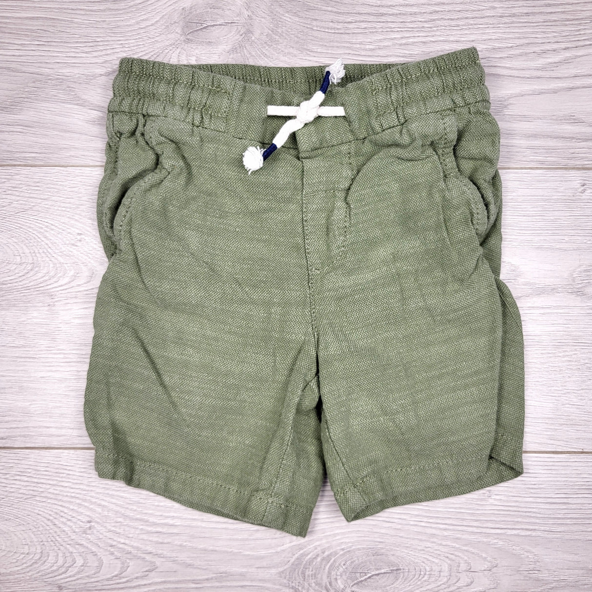 RMAZ1 - H and M green knit drawstring shorts. Size 2/3T