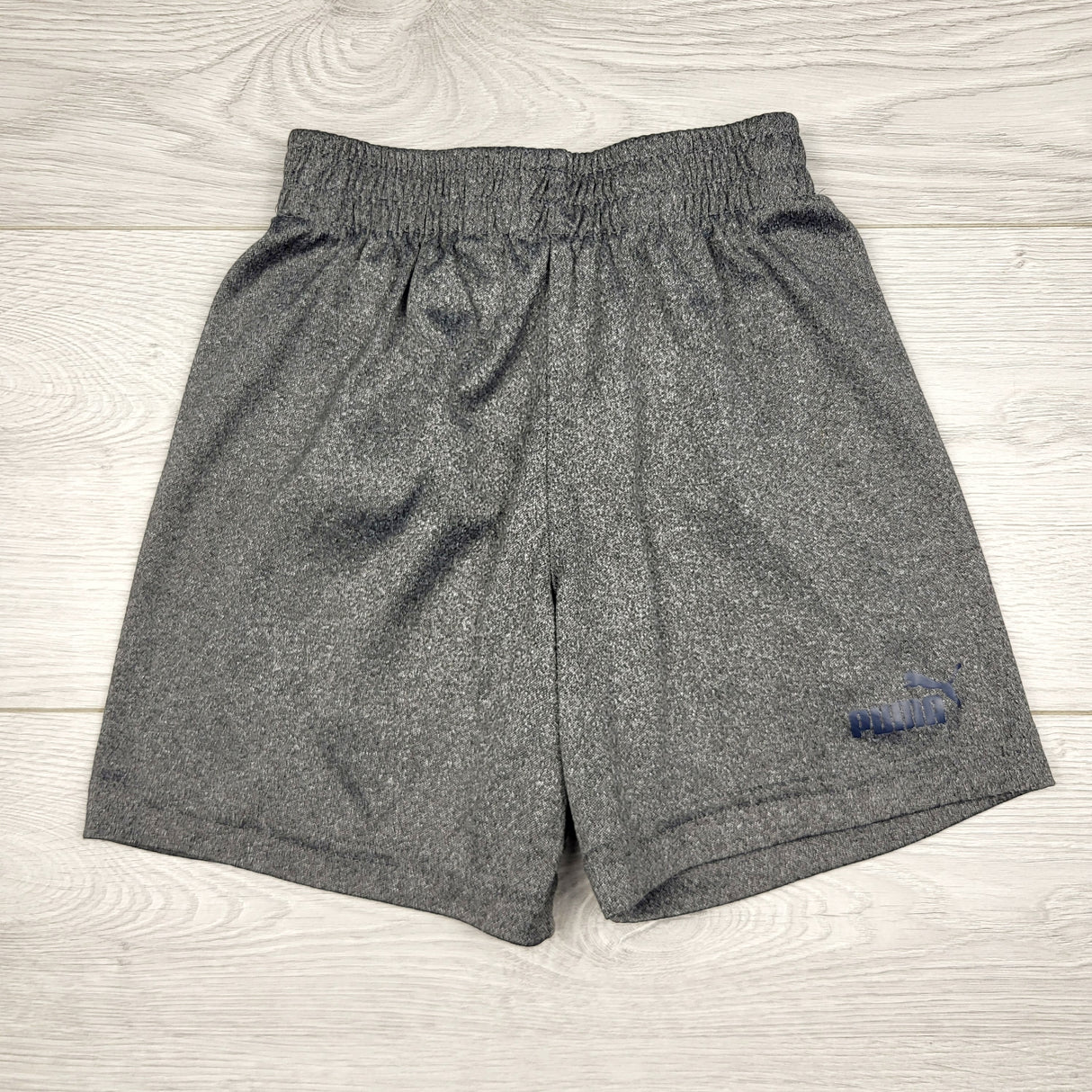 RMAZ1 - Puma grey active shorts. Size 3T