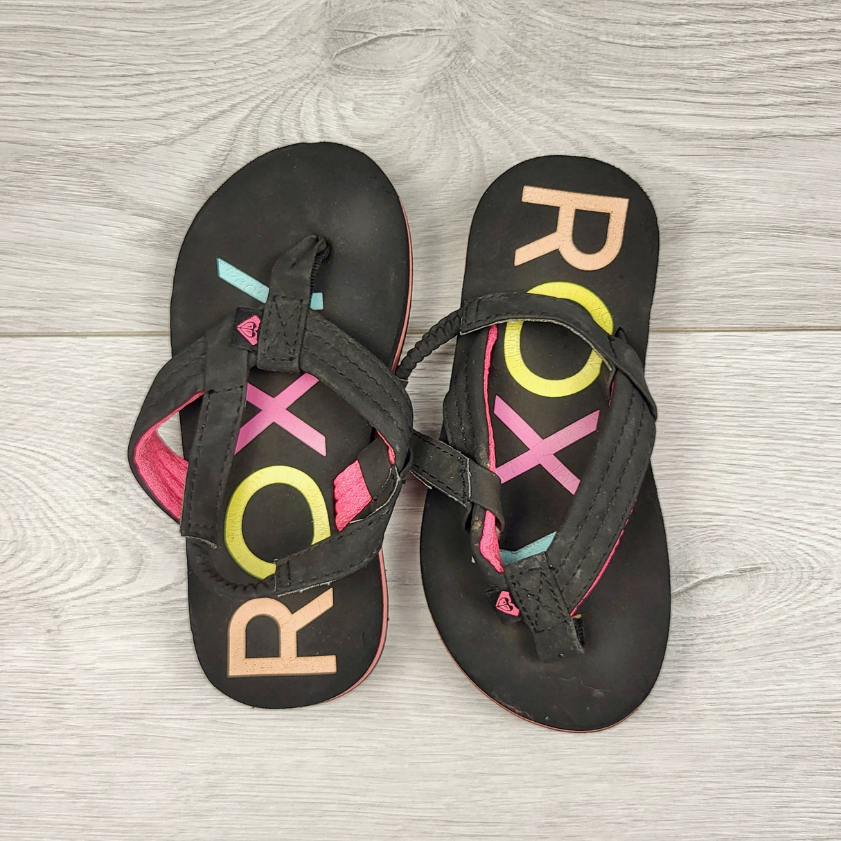 RMAZ1 - Roxy flip flop sandals. Size 9