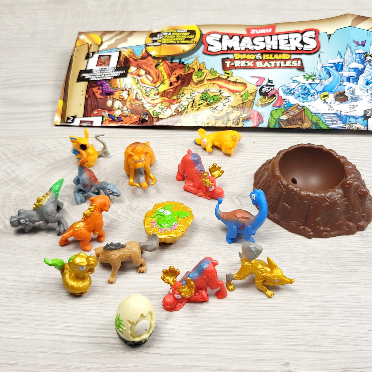 SRIS11 - Zuru Smashers Dino Island set