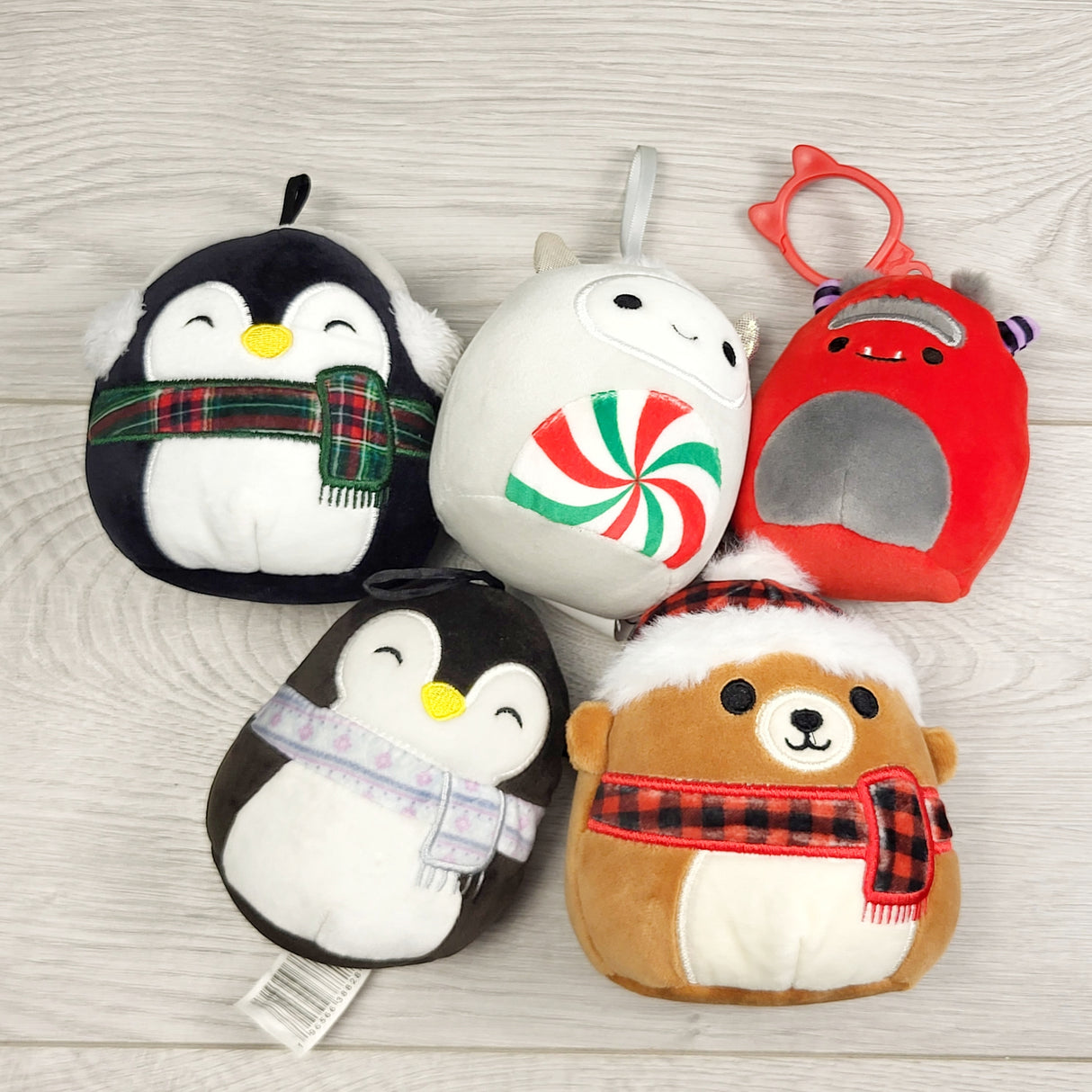 SRIS11 - Lot of Squishmallow ornaments