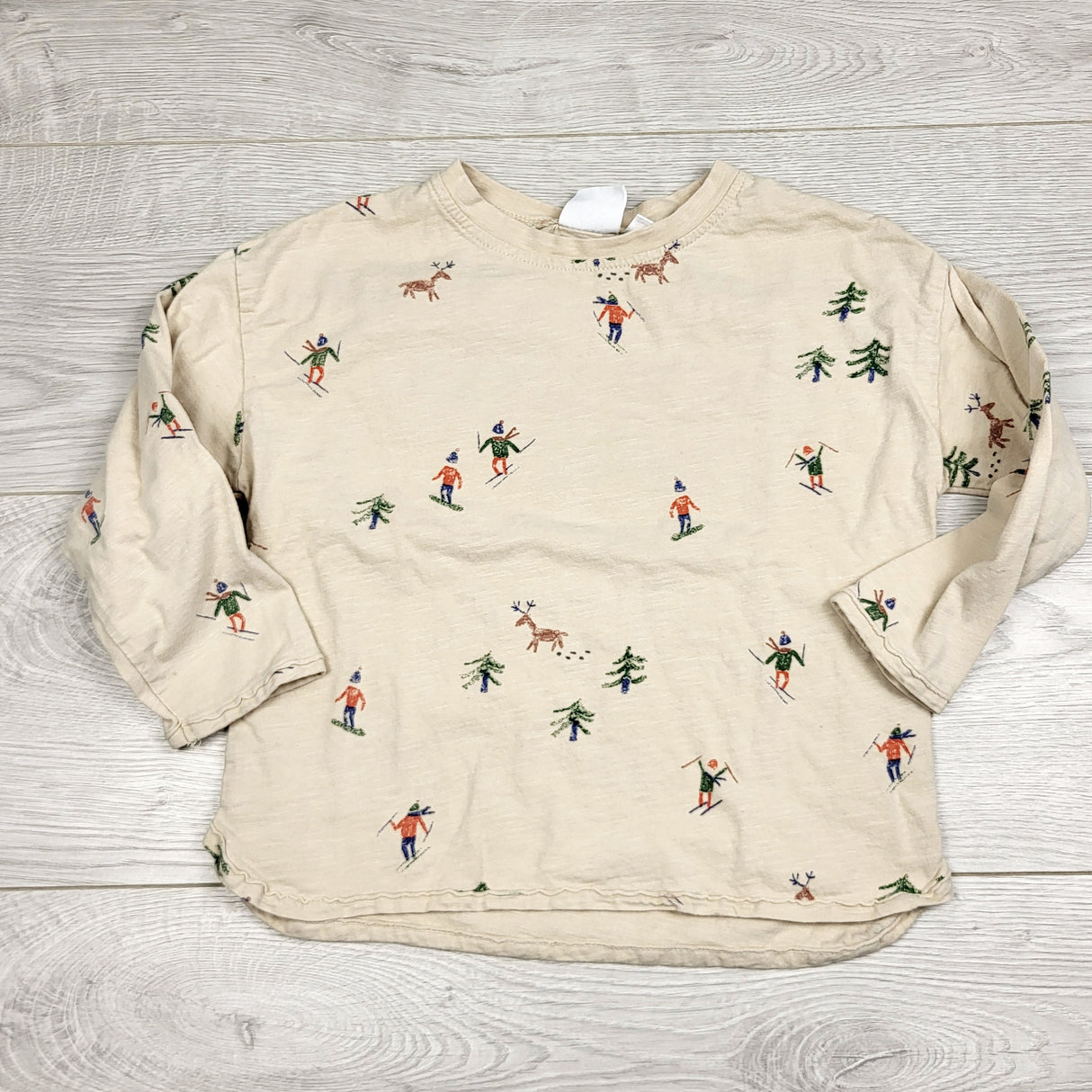 SRIS11 - Zara beige top with skiers. Size 2/3T