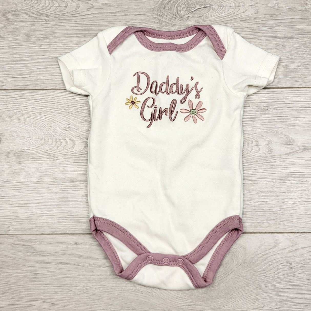 STMA1 - Chick Pea "Daddy's Girl" bodysuit. Size 3-6 months