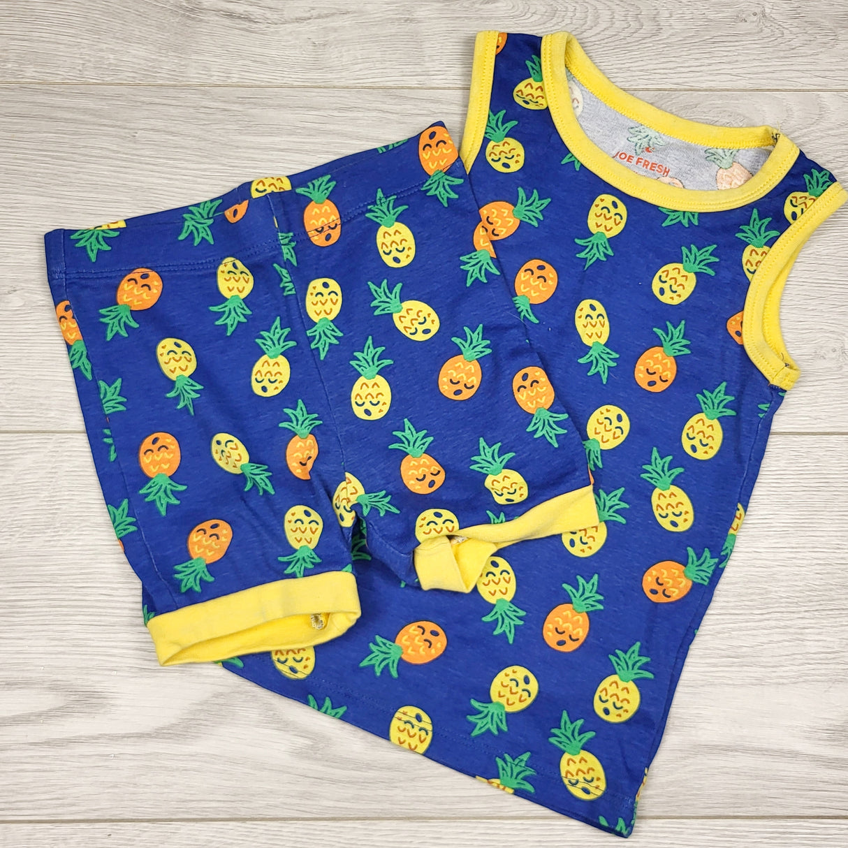 ALTO1 - Joe blue 2pc pineapple PJs. Size 3T