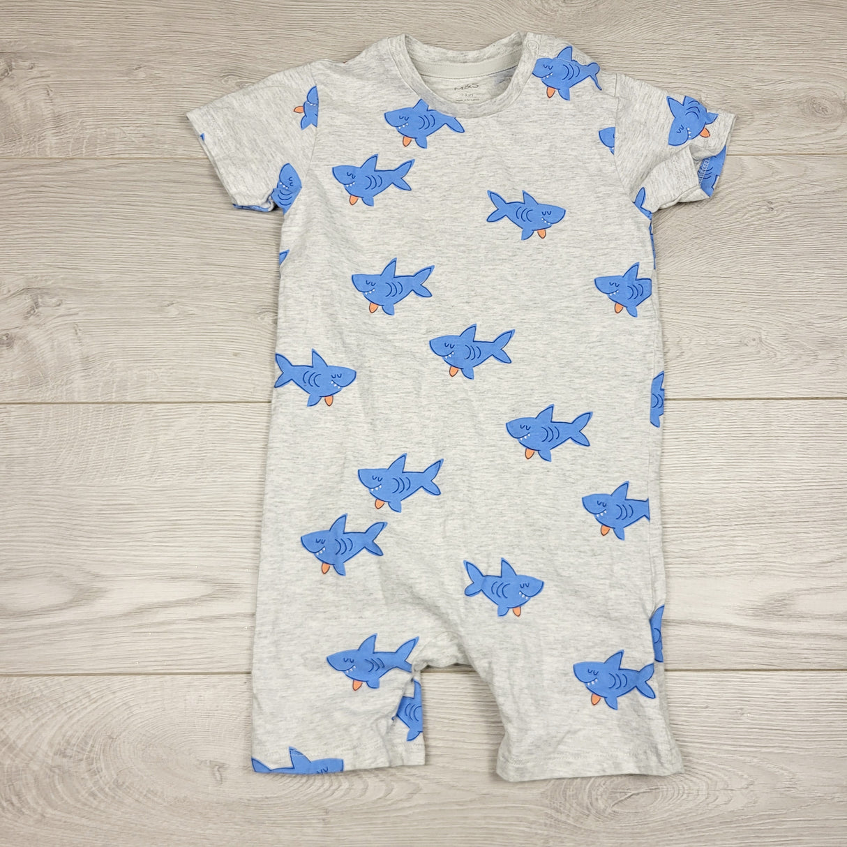 ALTO1 - Marks and Spencer grey romper with sharks. Size 2/3T