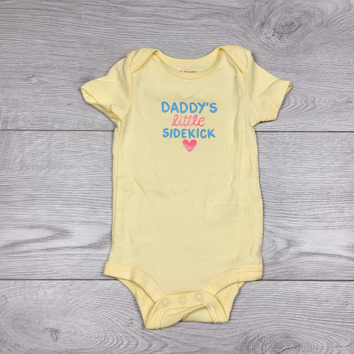 ALTO1- Joe yellow "Daddy's Little Sidekick" bodysuit. Size 0-3 months 🍁