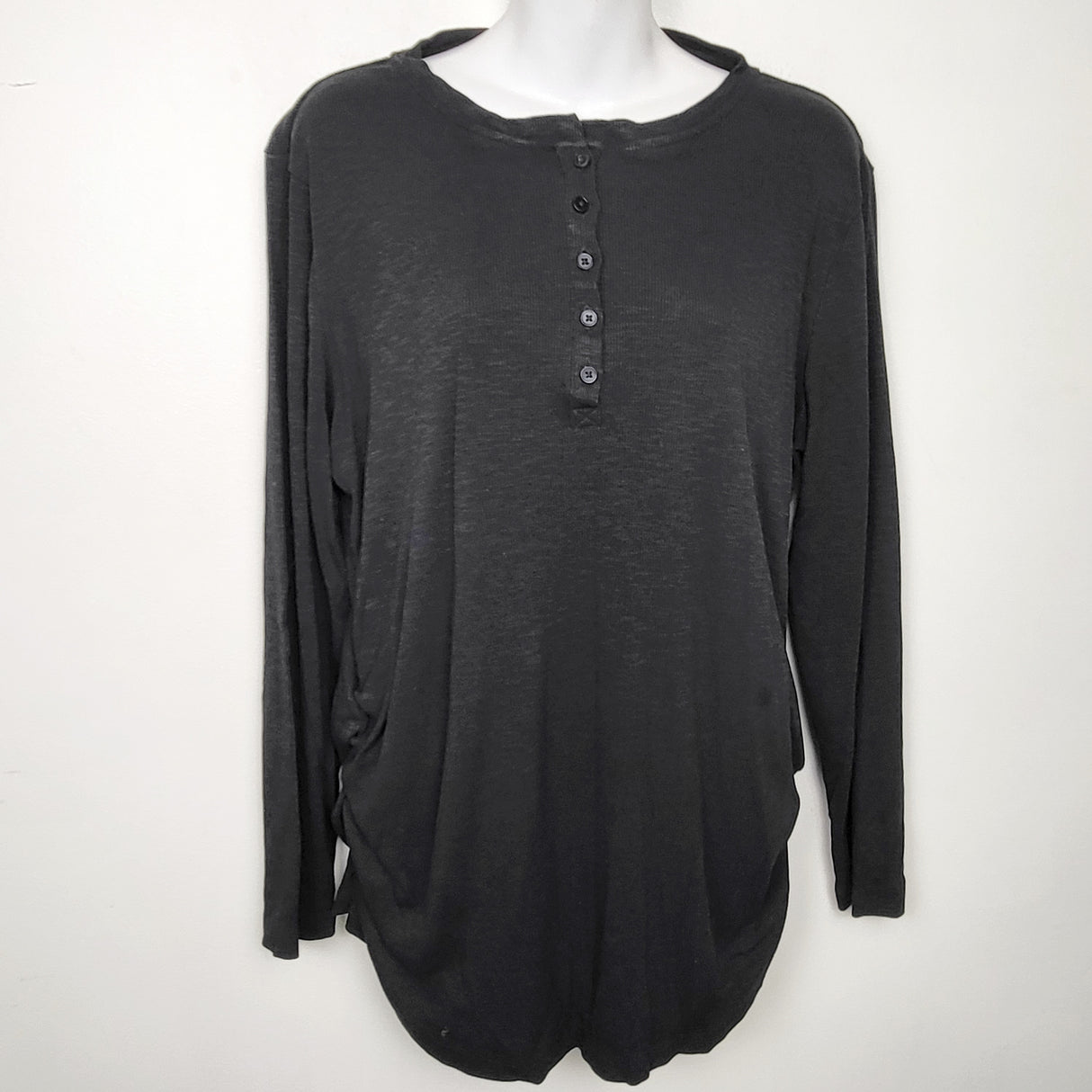 RBEN4 - Gap black ribbed henley style maternity top. Size large