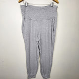 RBEN4 - Thyme grey cropped maternity joggers. Size large