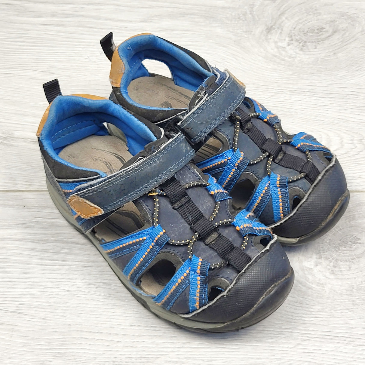 MSK1 - Navy closed toe sports sandals. Size 9