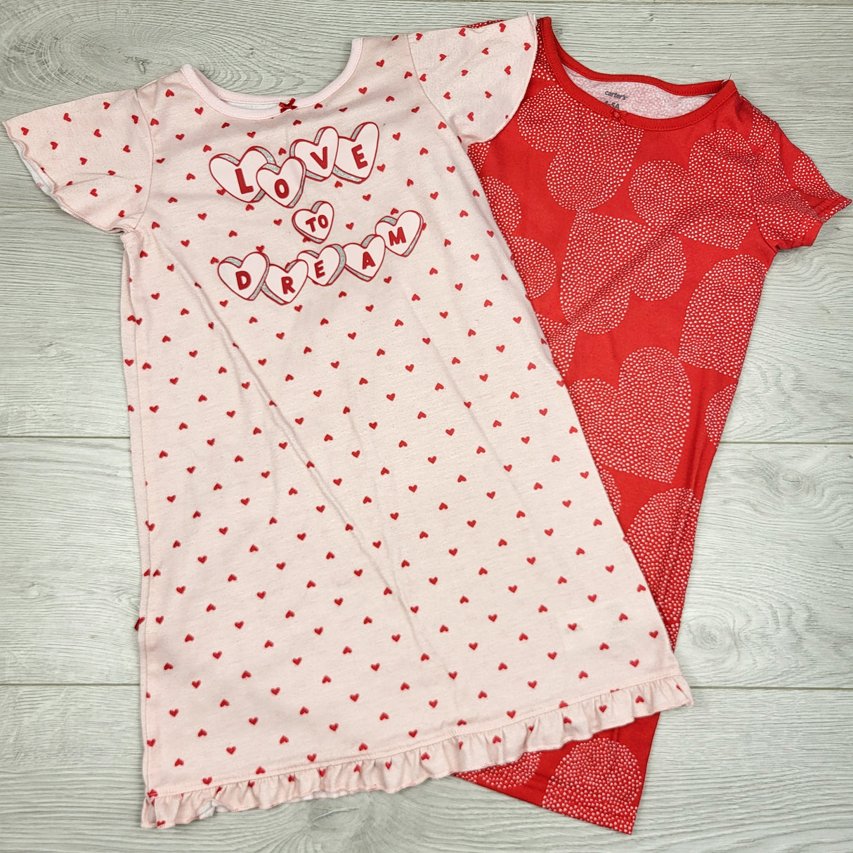 MSK1 - Carters pair of night gowns with hearts. Size 4/5T