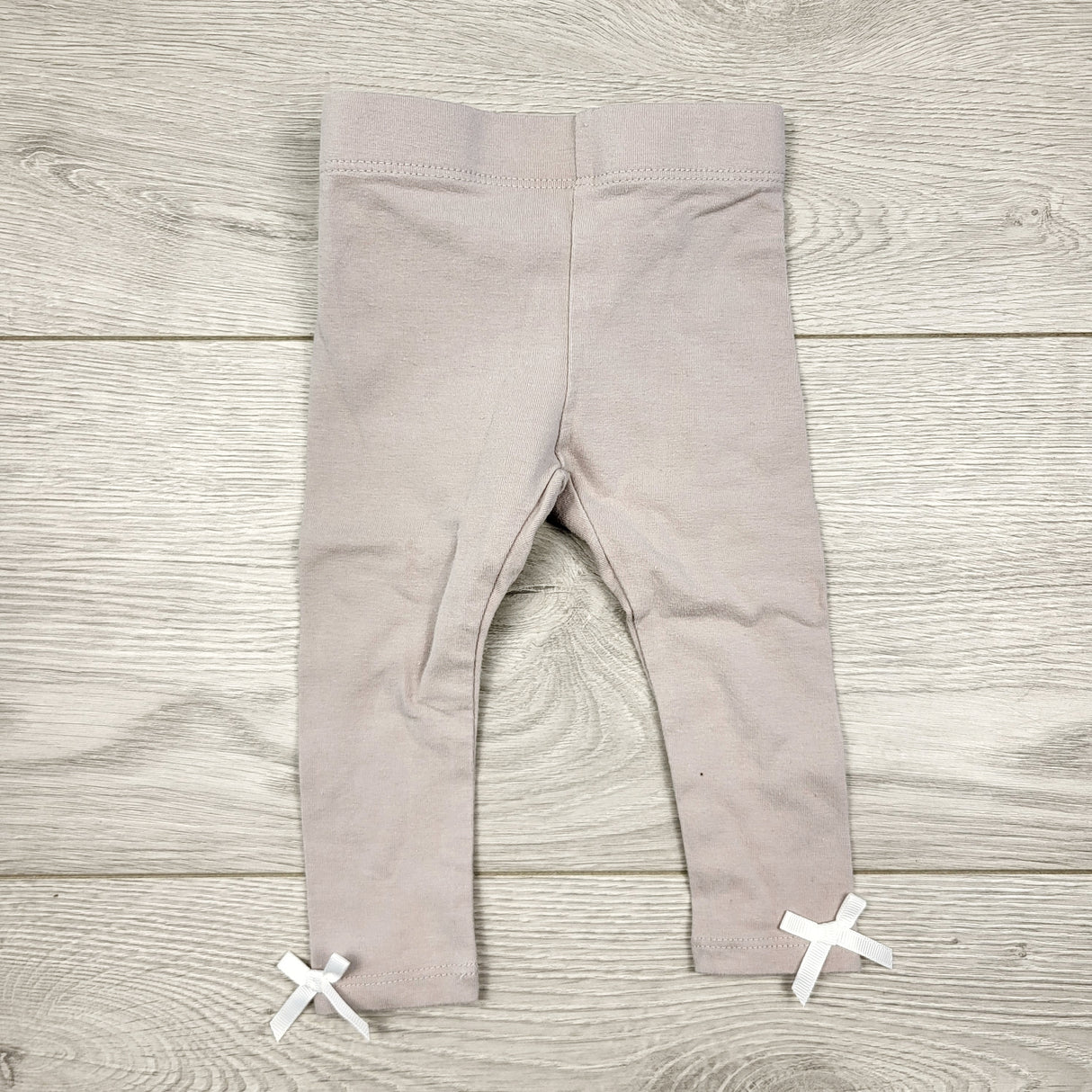 CAAC1 - Grey leggings with bows at ankle. Size 0-3 months