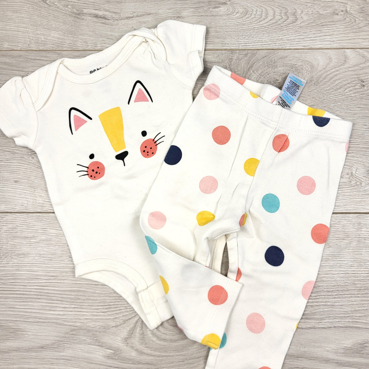 CAAC1 - Pekkle 2pc set with cat. Size 9 months