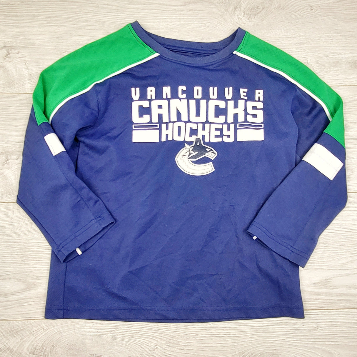 RHW1 - Reebok Vancouver Canucks jersey style shirt. Size 4/5T