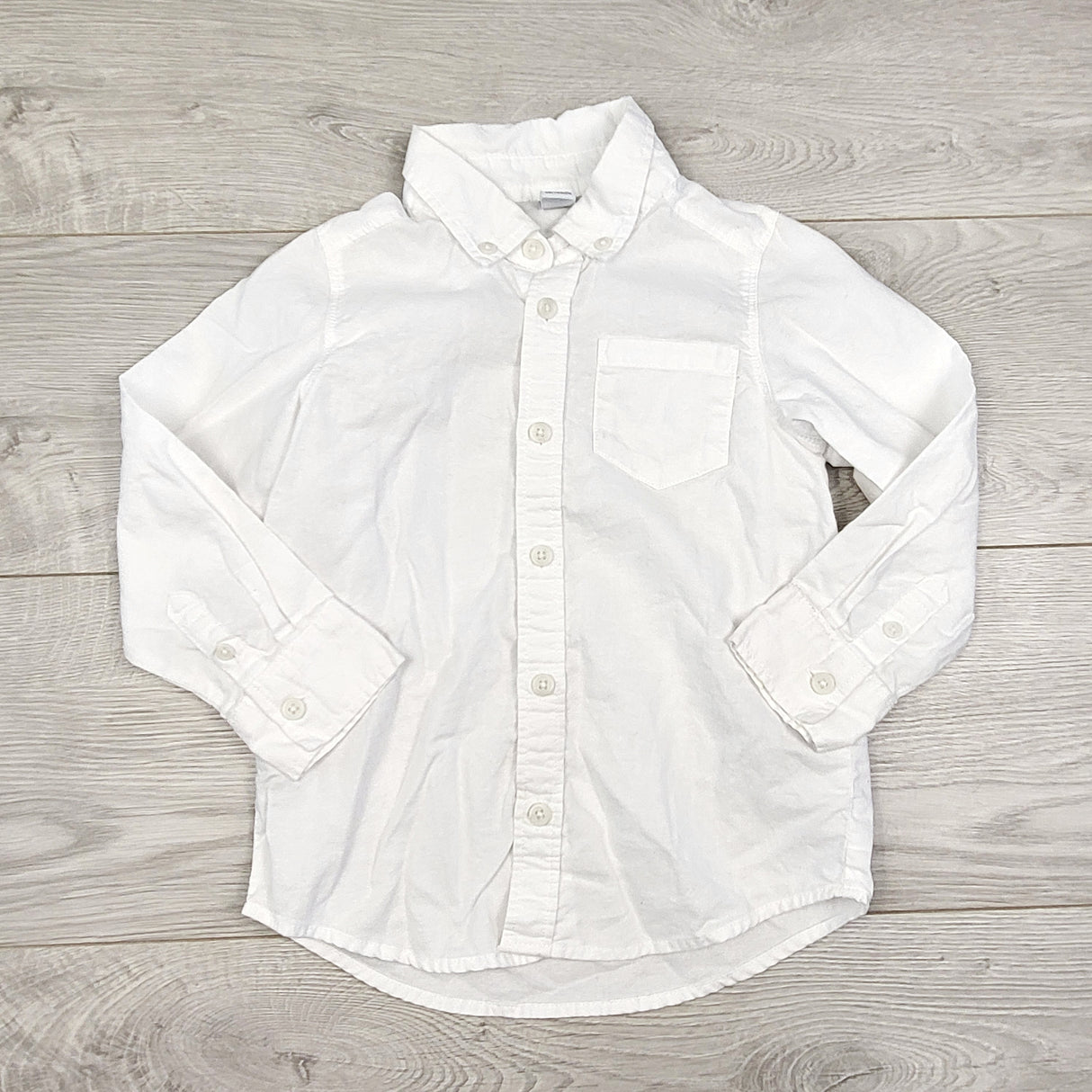 RHW1 - Old Navy white button down dress shirt. Size 4T