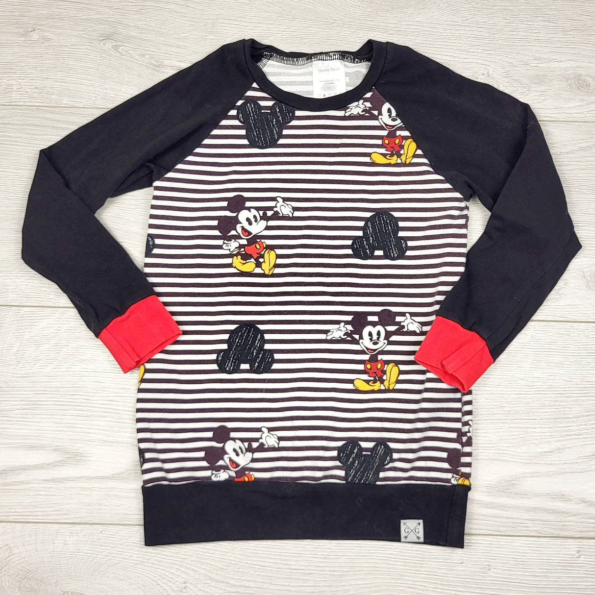 DMKY1 - Gertie Gear handmade Mickey Mouse top. Size 4T 🍁