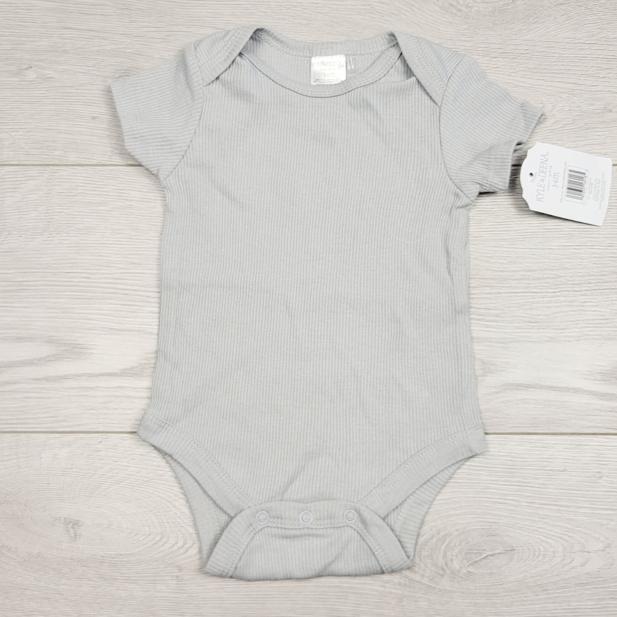 DMKY3 - NEW - Kyle + Deena grey ribbed bodysuit. Size 3-6 months