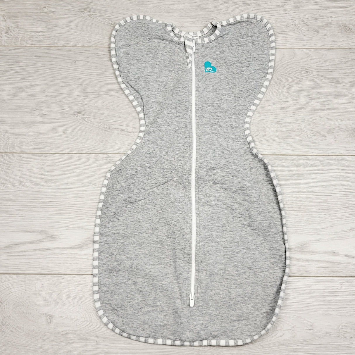 DMKY3 - Love to Dream grey swaddle. Size 8-13 lbs