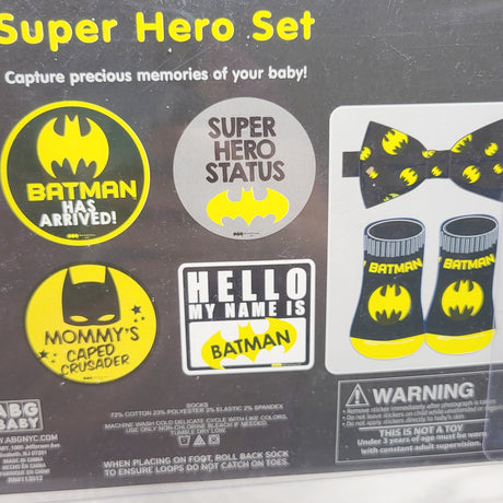 DMKY3 - NEW - Batman Super Hero Set. 0-12 Months