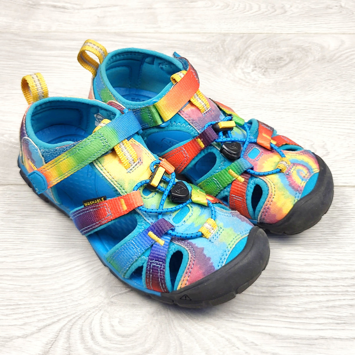 KTBL2 - Keen rainbow waterpoof sport sandals. Youth size 1