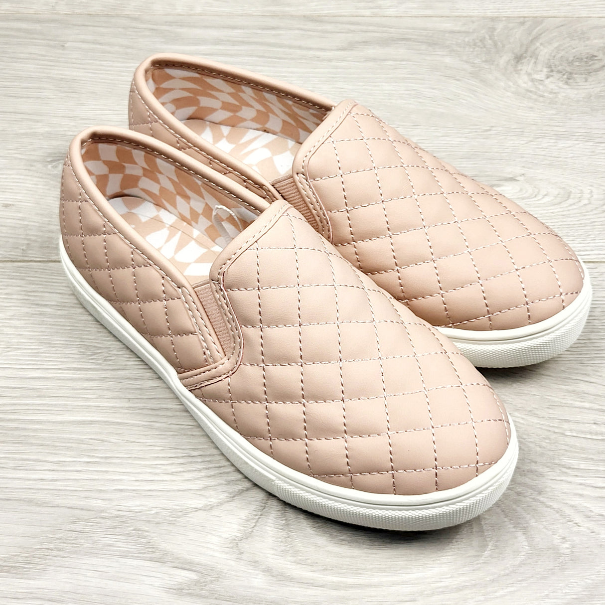 KTBL2 - George pink quilted slip on shoes. Youth size 1