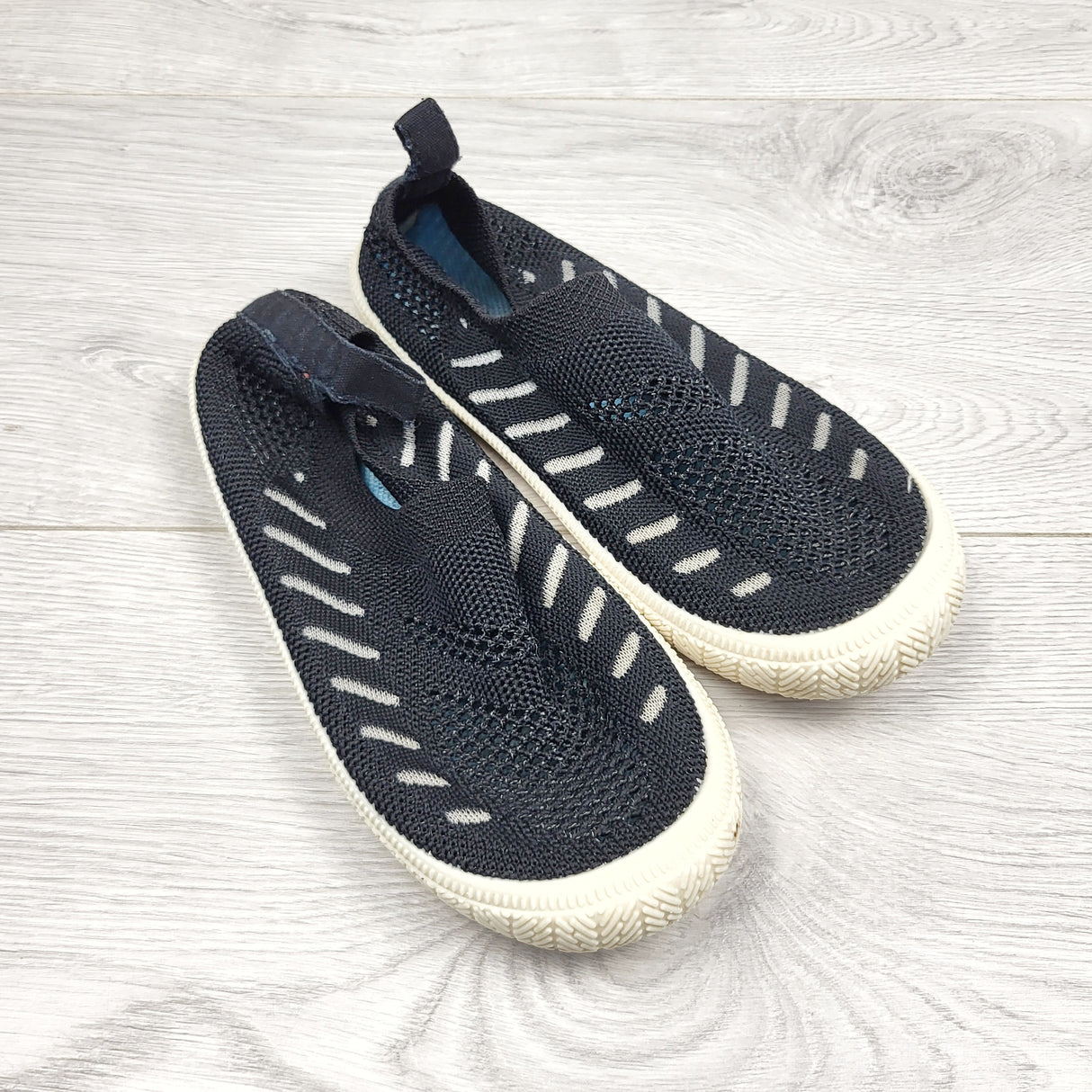 MBW22 - Jan & Jul black Breeze knit slip on shoes. Size 13 🍁