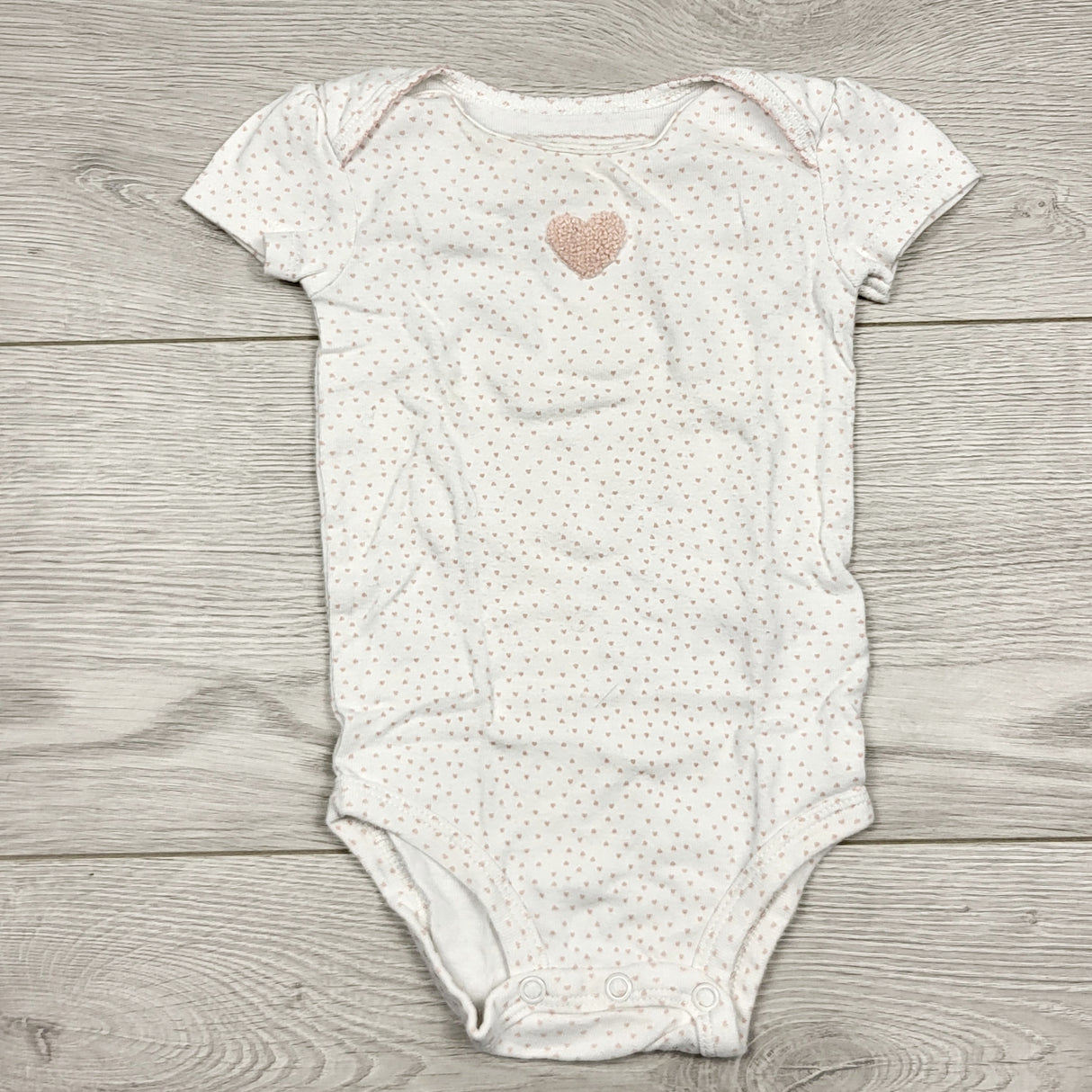 ECRS1 - Carters white polka dot bodysuit with chenille heart. Size 6 months
