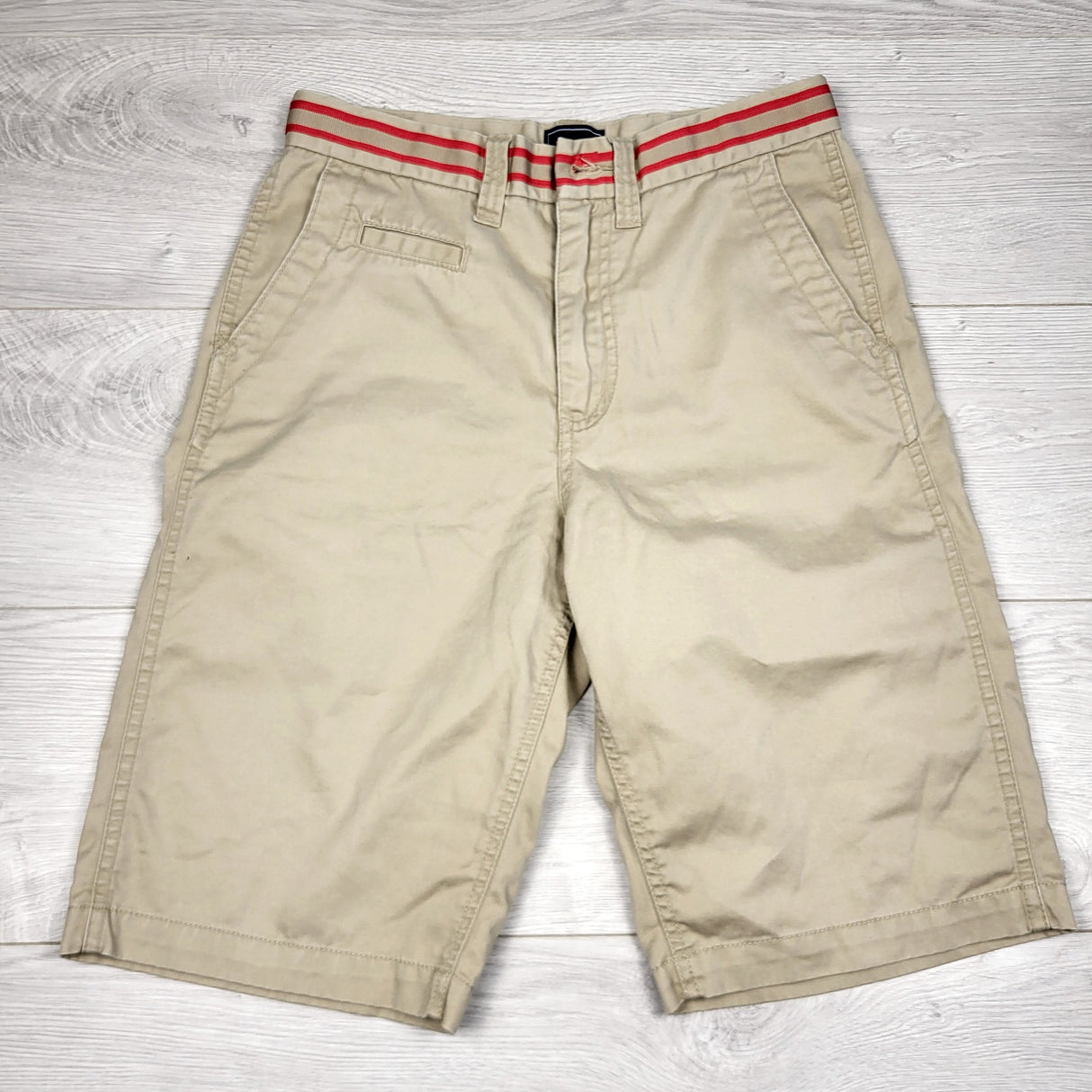 OAG2 - Gap khaki shorts. Size 14