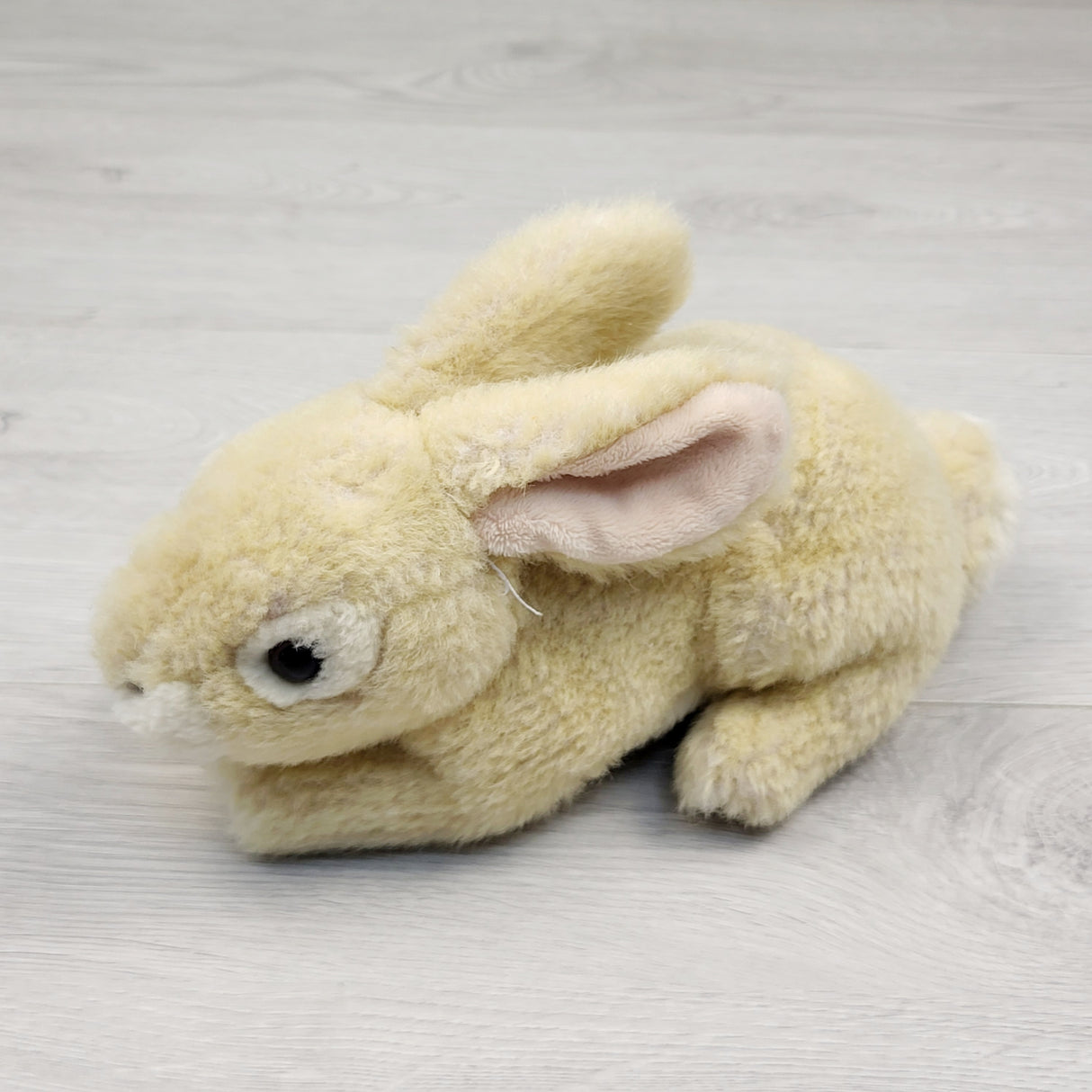 HCRW4 - Plush bunny (10 inches)