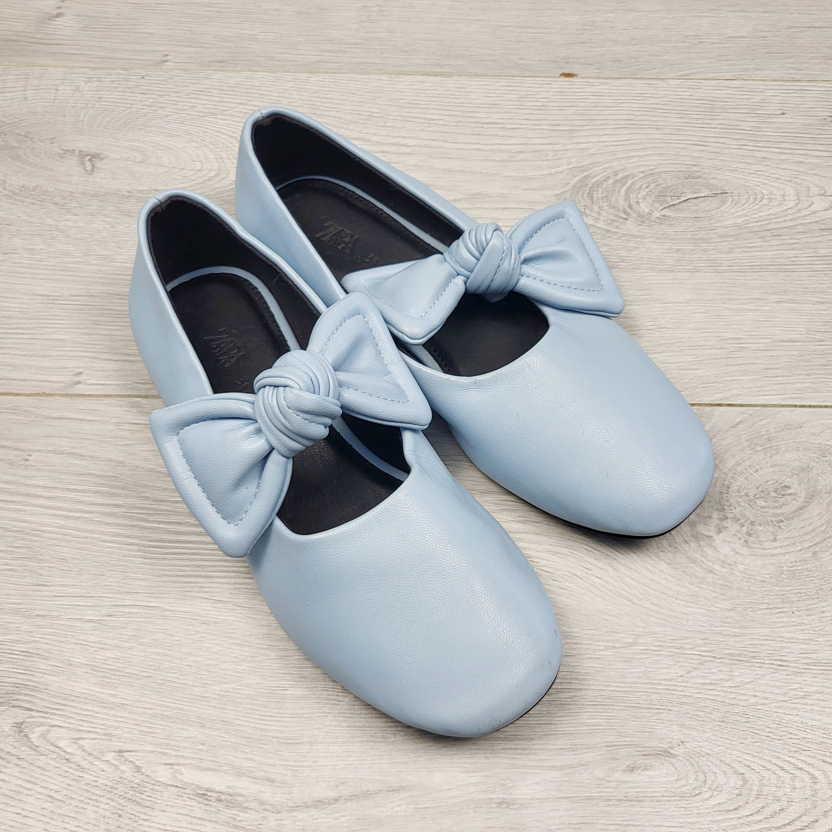 SHRSS5 - Zara blue bow flats. Size 34 (youth size 2.5/3)