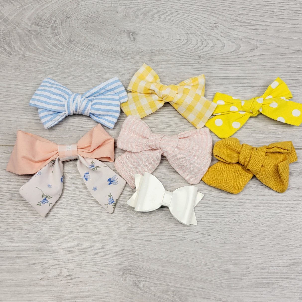 SHYS11 - Lot of hair clips