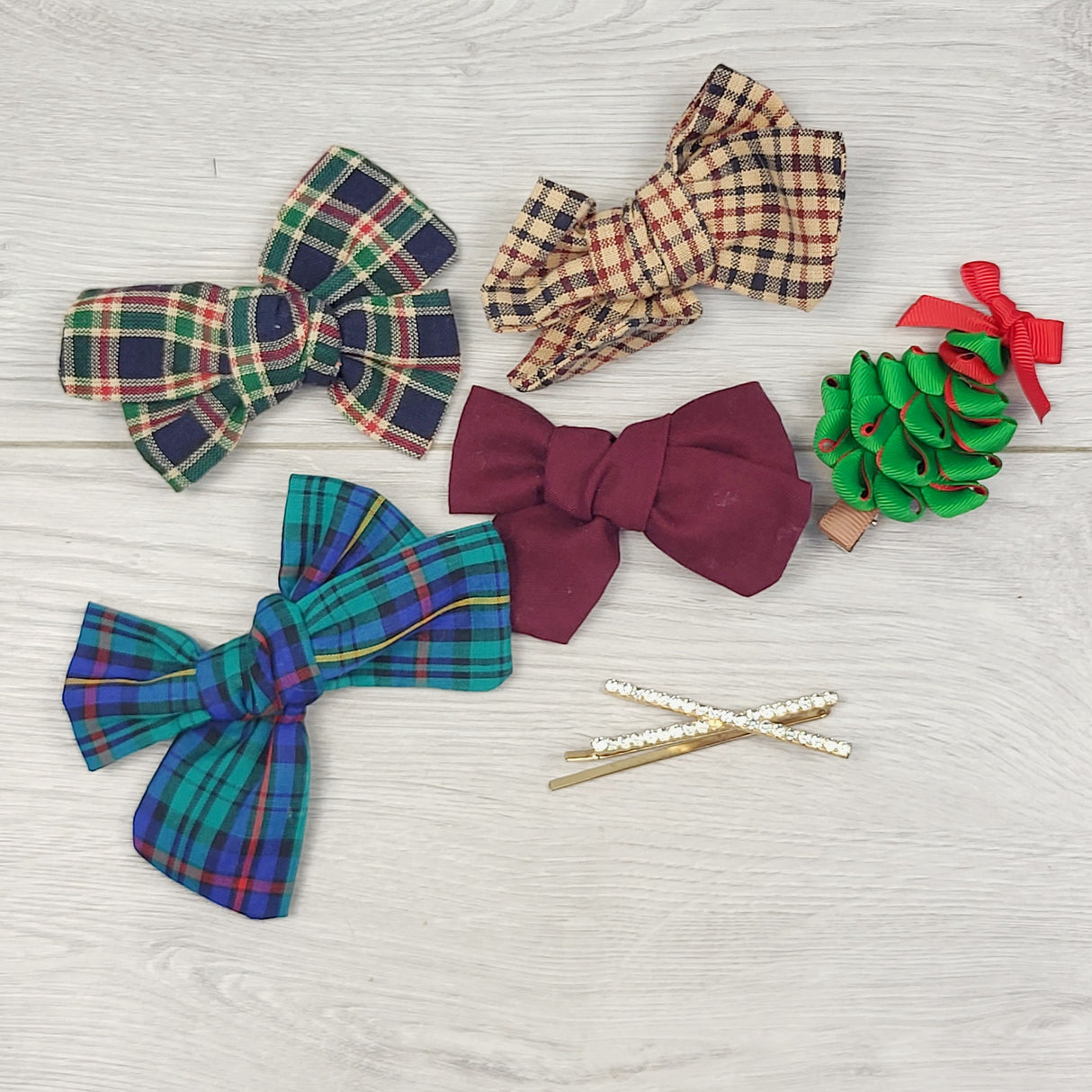 SHYS11 - Lot of hair clips