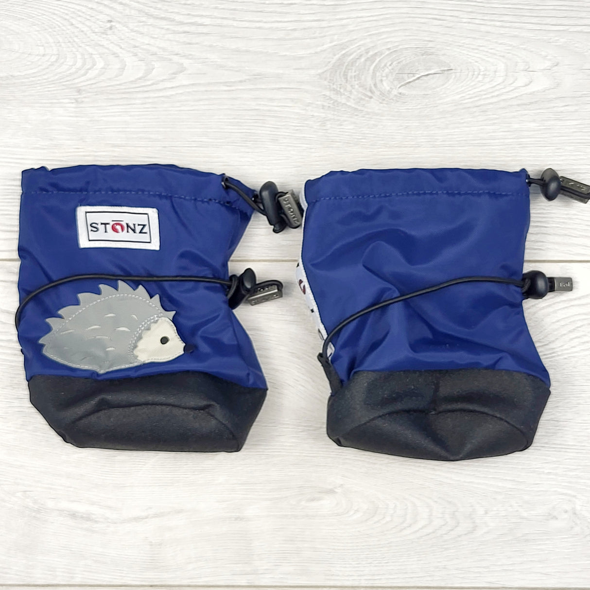 LUGE1 - Stonz navy fleecy lined waterproof booties. Size small