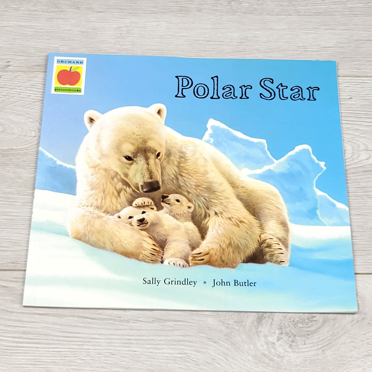 CSHR22 - Polar Star. Soft cover book
