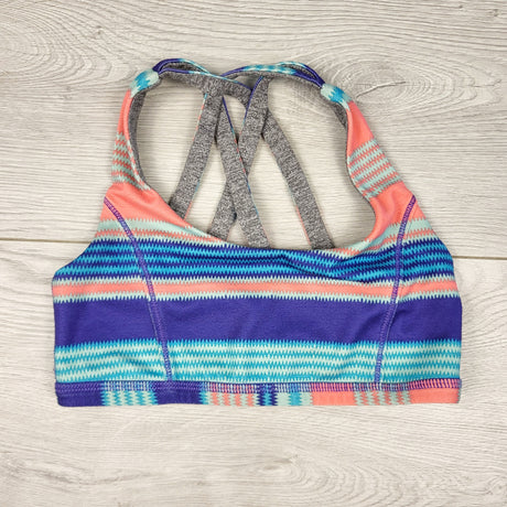 ESZ33 - Ivivva (Lululemon) reversible sports bra. Size 7 🍁
