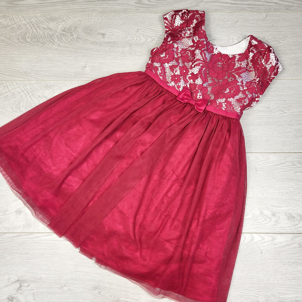 ESZ33 - Jona Michelle red special occasion dress. Size 6