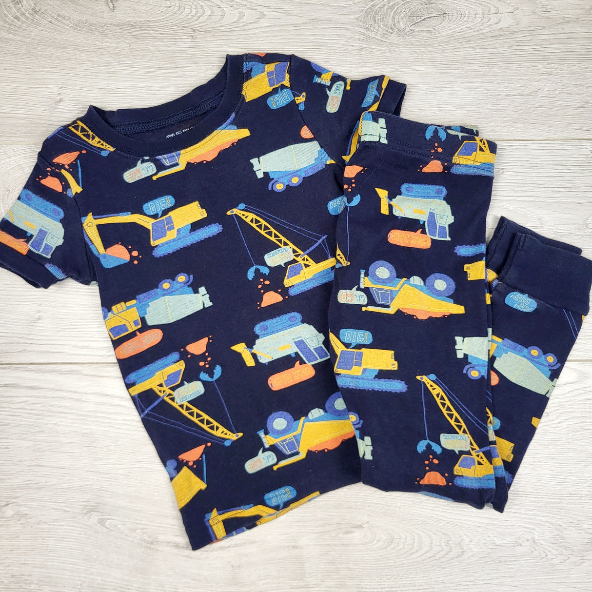 KMIL1 - Old Navy navy construction themed 2pc PJs. Size 4T
