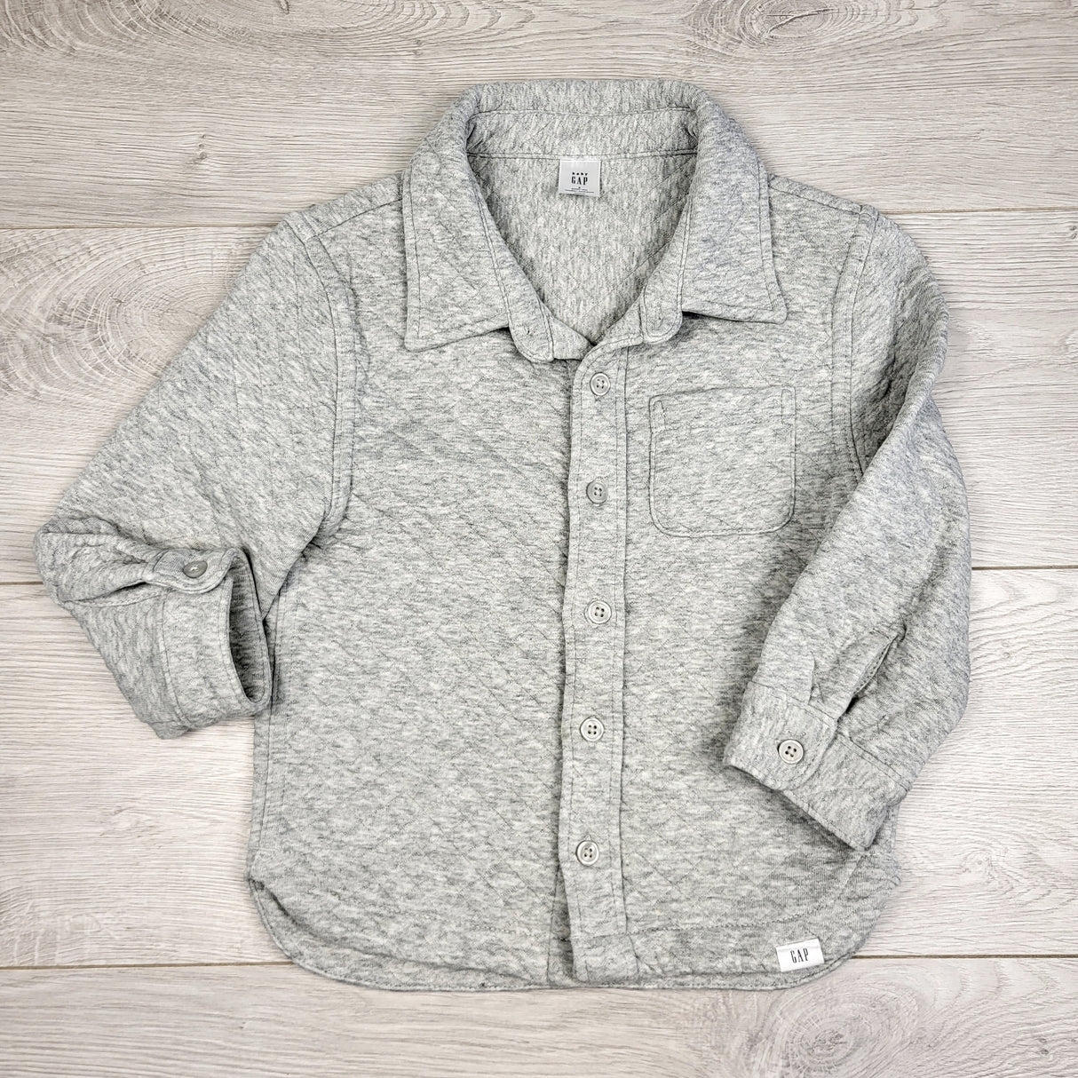 KMIL1 - Gap grey quilted button down "shacket". Size 3T