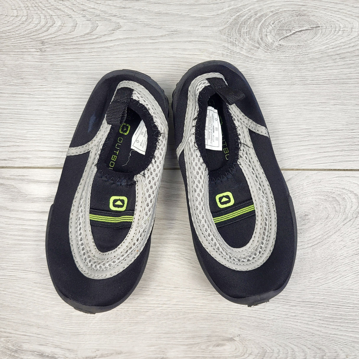 KMIL1 - Outbound grey and black water / beach shoes. Size 9