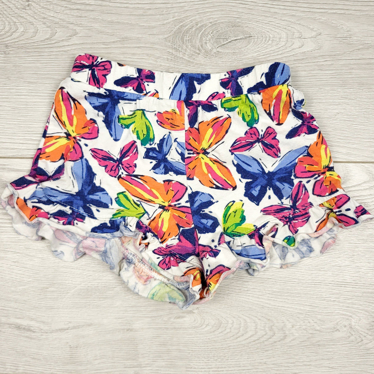 HBRK1 - Children's Place cotton shorts with butterflies. Size 2T