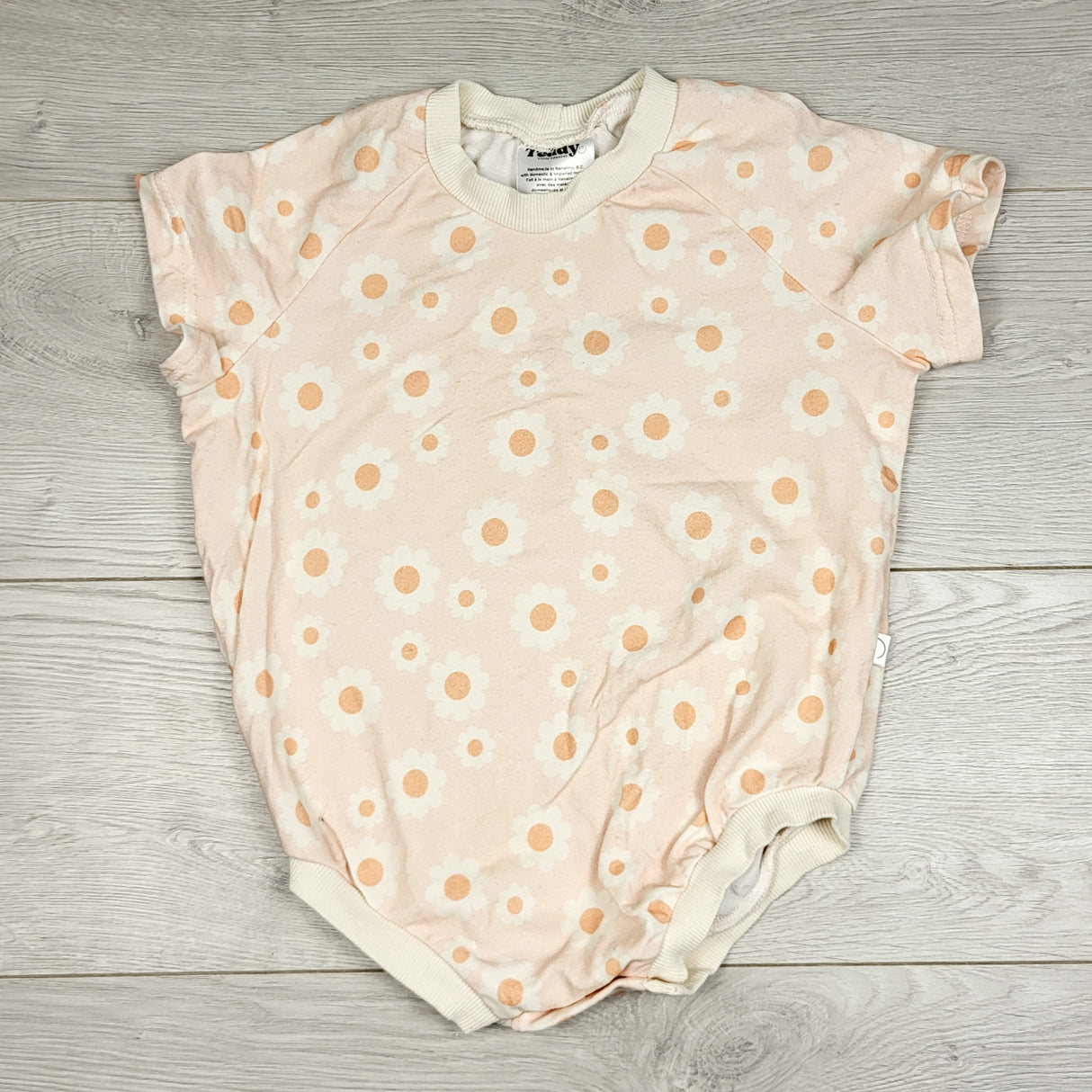 HBRK11 - Teddy Little Apparel handmade floral print roomy romper. Size 18-24 months 🍁