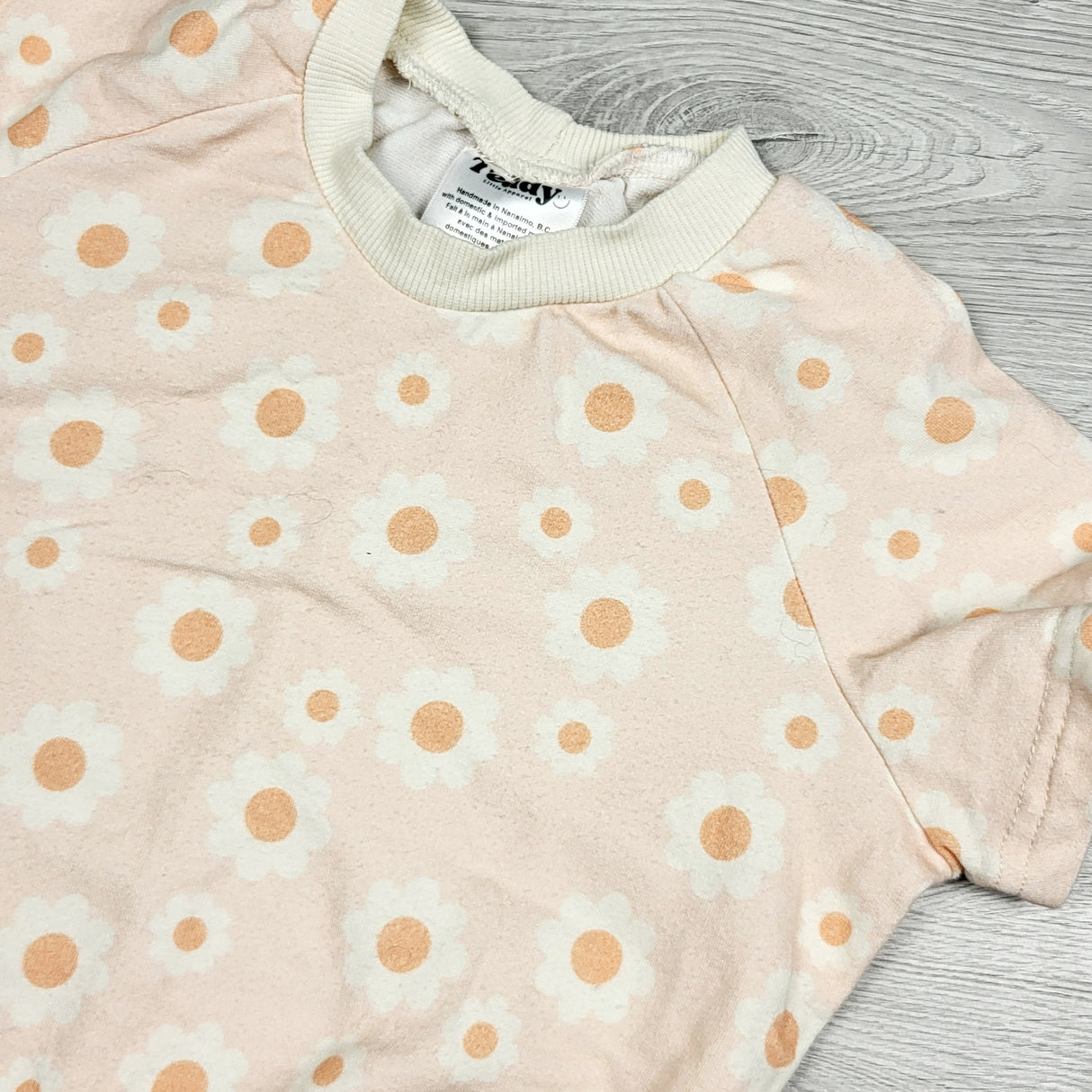 HBRK11 - Teddy Little Apparel handmade floral print roomy romper. Size 18-24 months 🍁