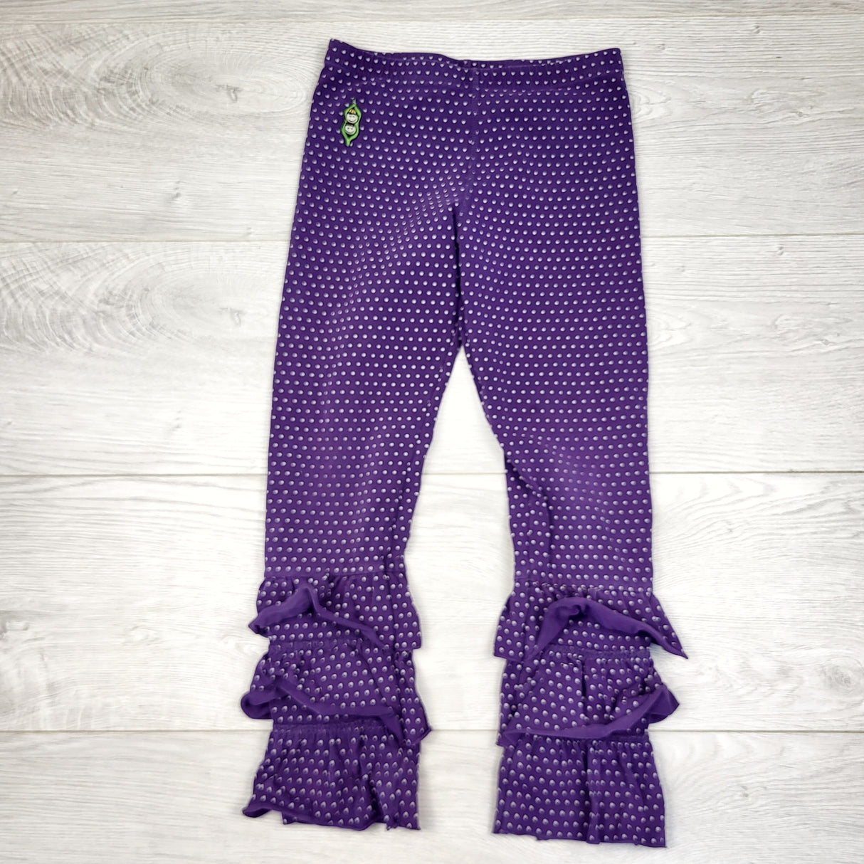 ESZ4 - Peekaboo Beans purple polka dot pants with ruffles. Size 6 🍁