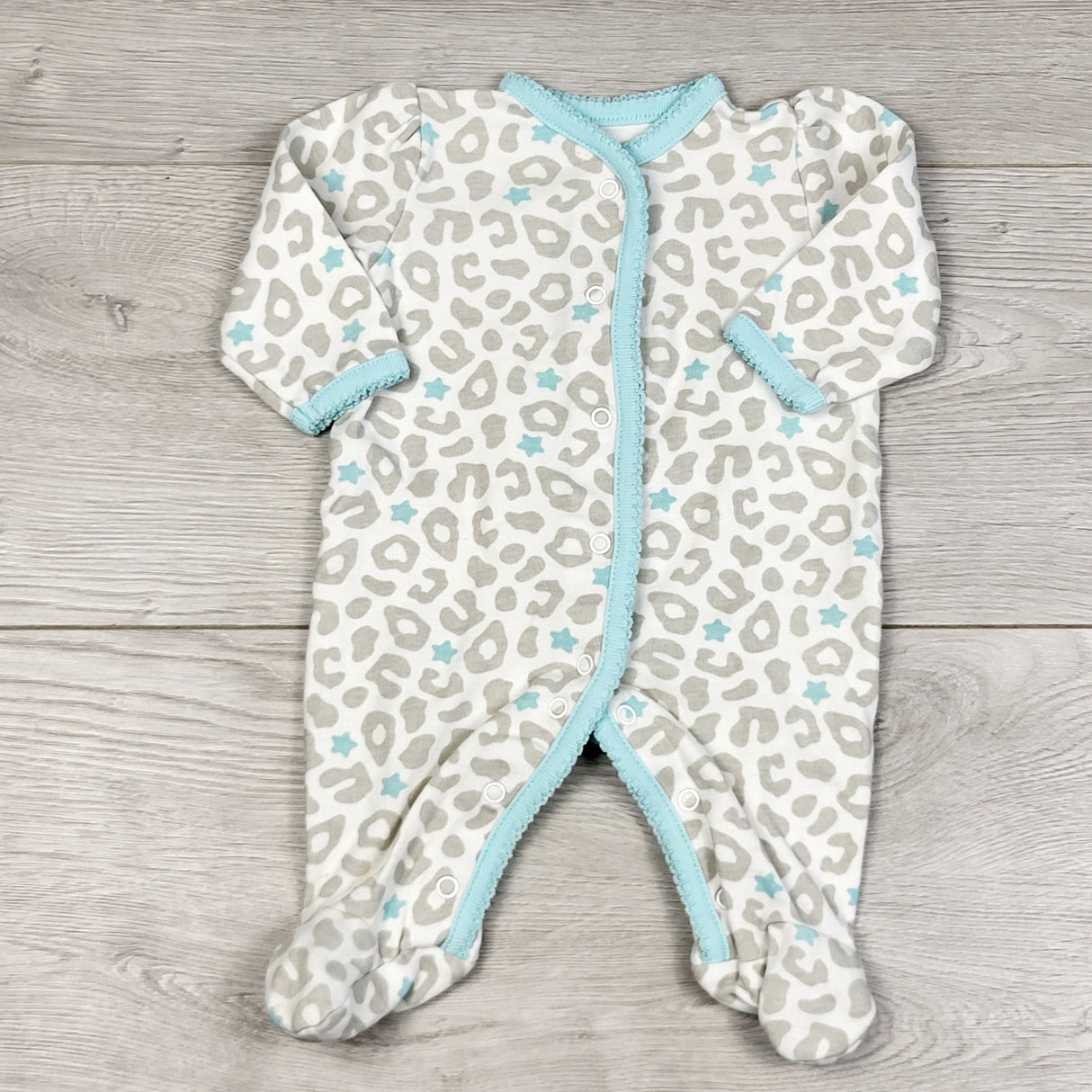 RBEN5 - Koala Baby leopard print cotton sleeper. Newborn size